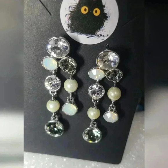 Givenchy crystal fuax opal pearl drop earrings slivertone stud earrings - Picture 16 of 16